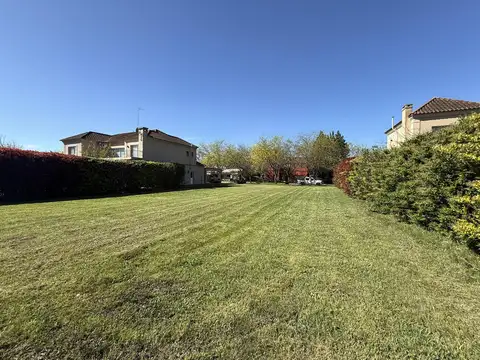 Terreno en Venta de 914,0 m2