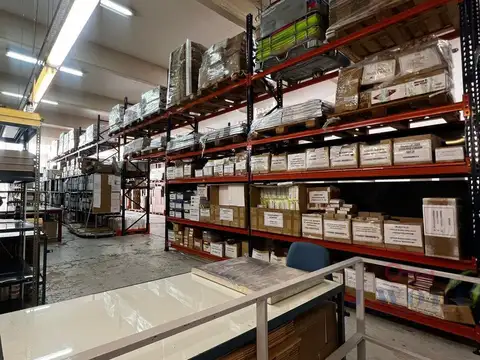 Galpon en Venta 32  mts Fondo