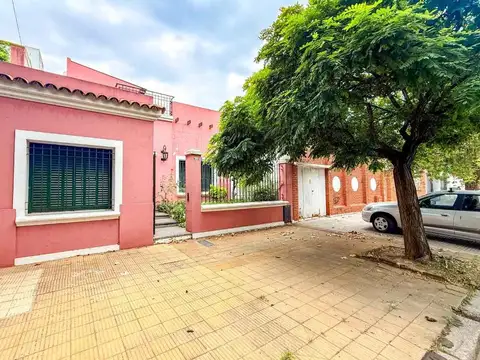 Casa de 4 ambientes en Versalles