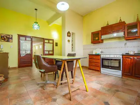 Casa de 4 ambientes en Versalles