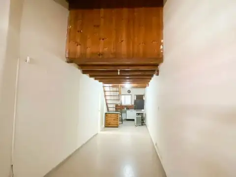 En VENTA - Casa y Dpto a metros de Avda Pedro Luro