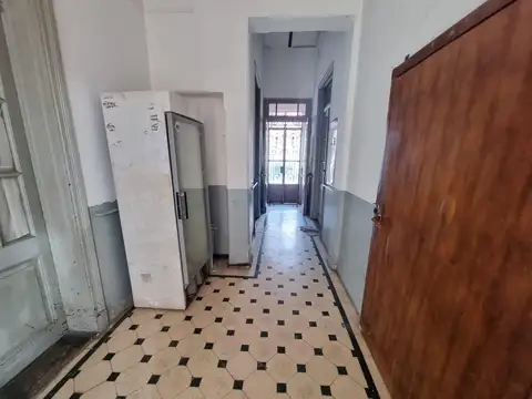 Casa 7 ambientes con 2 baños