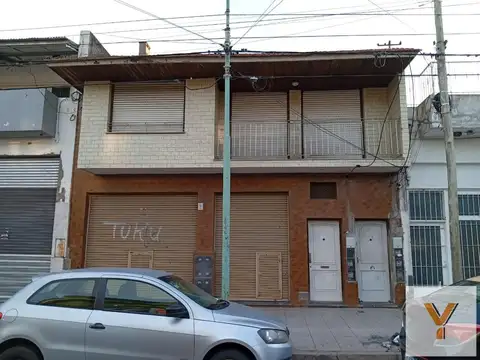 Bolívar e/ Italia y Neuquén