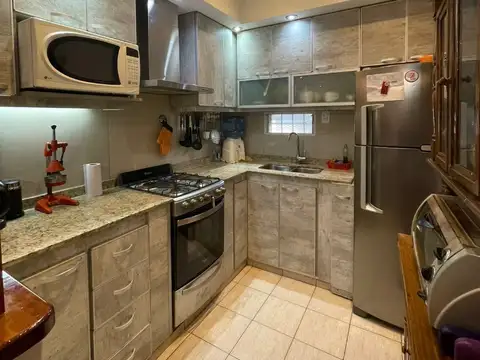 Adelina Hue 3200, Piso 1