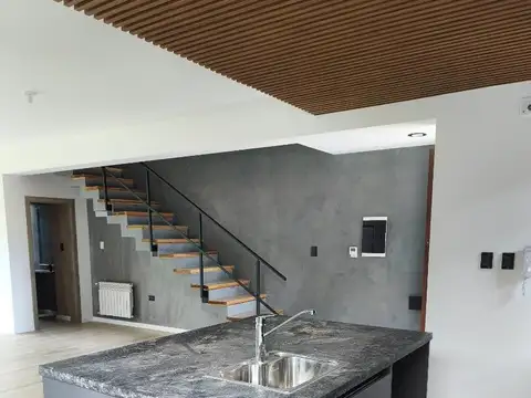 Casa 4 ambientes con 3 baños