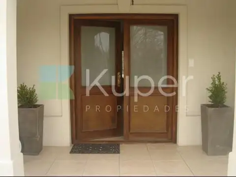 Casa 5 ambientes con 2 baños