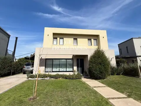 Venta de Casa 6 Ambientes en Santa Emilia, Pilar