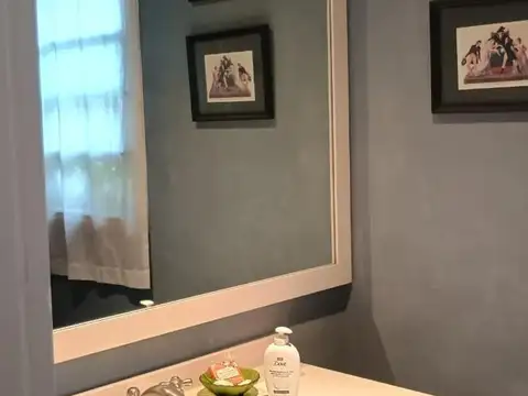 Casa en Venta con 3 cocheras