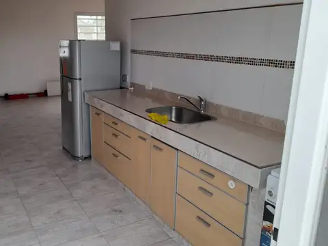Depto Tipo Casa en Alquiler en De Vicenzo Grande, $ 800.000