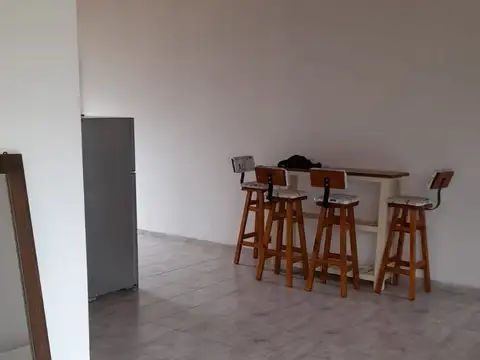 Depto Tipo Casa en Alquiler con 2 cocheras