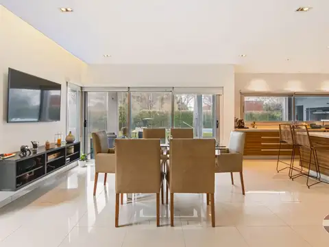 Casa en Venta en Berazategui, USD 460.000