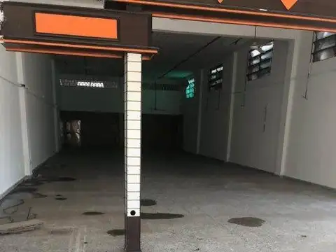Local en venta en Remedios de Escalada Oeste