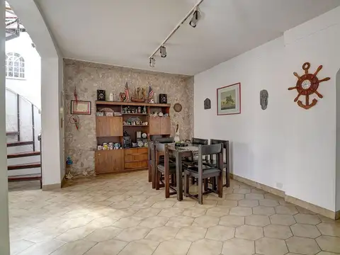 Depto Tipo Casa 4 ambientes con 2 baños