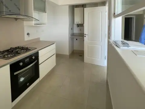 S. Piso 3 Amb. con balcón, cochera, edificio con quincho