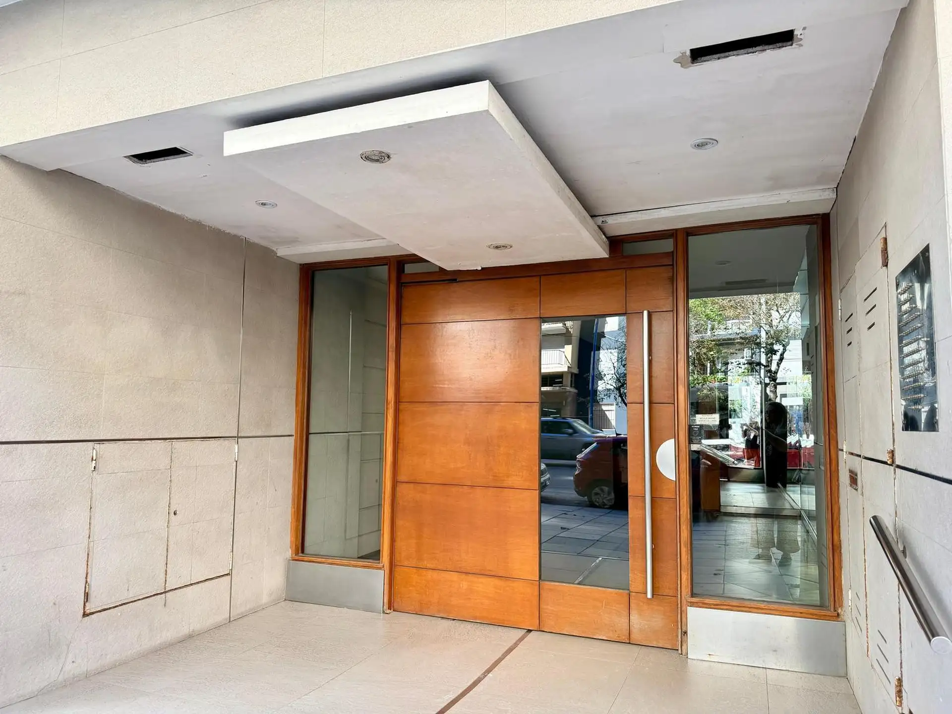 Depto 2 amb, 28m² contrafrente con ascensor — Centro