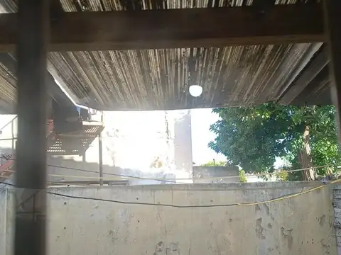 Depto Tipo Casa en Venta con 1 cocheras