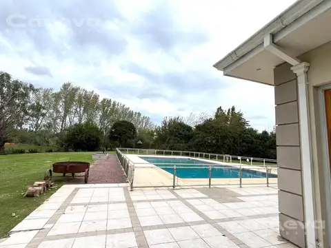 Casa 6 ambientes con 4 baños