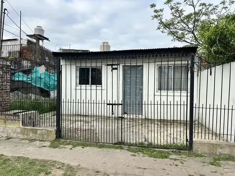 Propiedad Con Vivienda Y Segunda Casa A Reacondicionar En Venta En Barrio Frino, Jose C. Paz