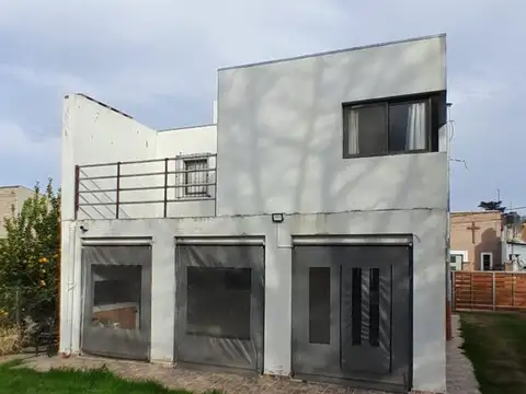 Casa 7 ambientes con 3 baños