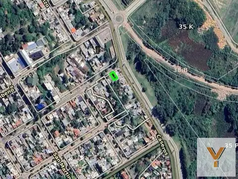 Laprida e/ Caseros y Roca