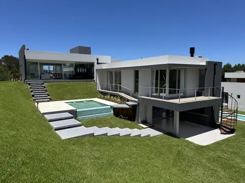 Casa en Venta de 4 dormitorios