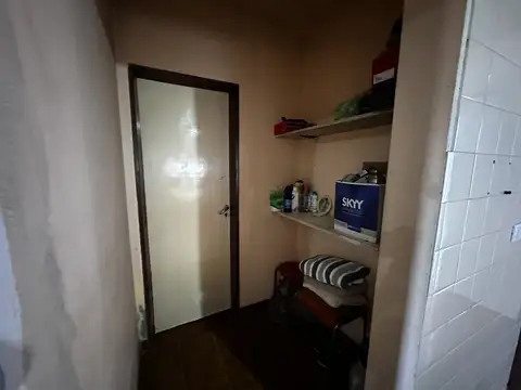 En venta Casa con Departamento en planta alta a mts de Av. Croacia en José C. Paz