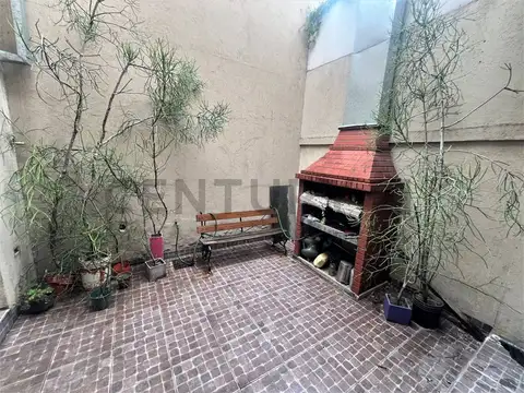 SE VENDE CASA EN DEVOTO + GALPÓN/DEPÓSITO