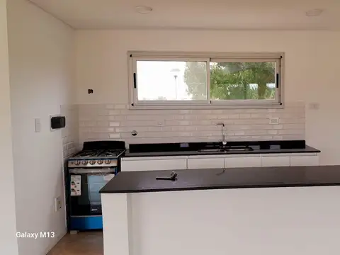 Casa en Alquiler con 2 cocheras
