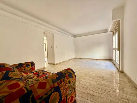 Amplio y luminoso departamento dos ambientes