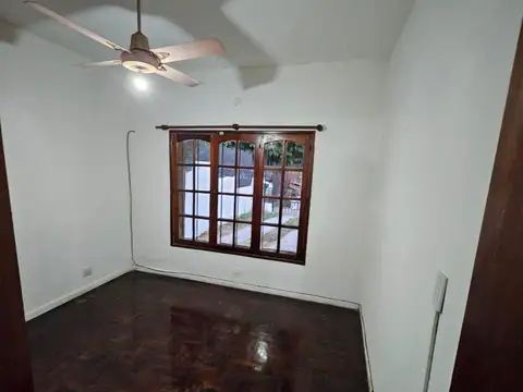 Casa en Alquiler con 1 cochera