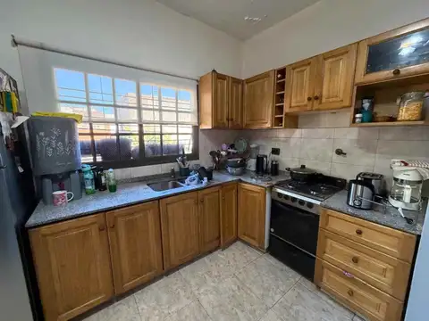 Casa 4 ambientes con 1 baño