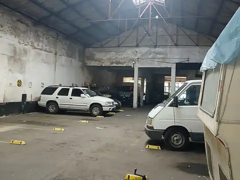 Galpon en Alquiler 14  mts Frente