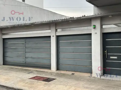 Comoda cochera con porton automatico - San Martín centro