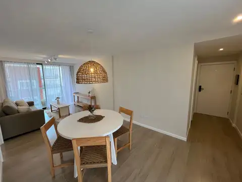 Venta Departamento 2 ambientes en zona Plaza Colon