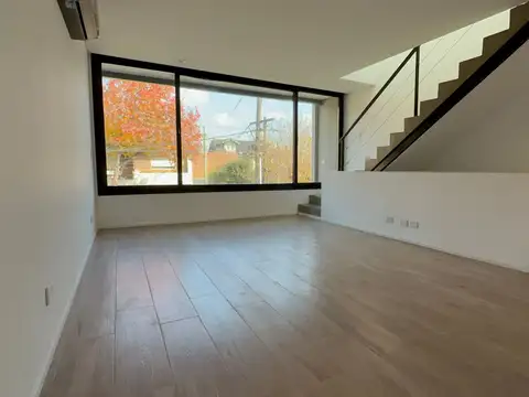 Depto Tipo Casa 3 ambientes con 2 baños