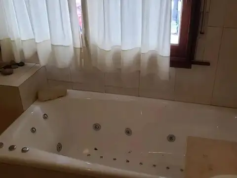 Casa 4 ambientes con 4 baños