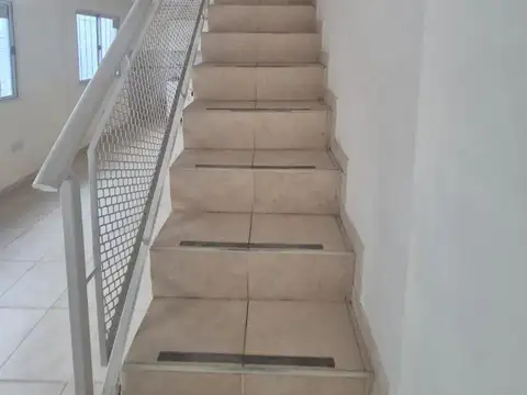 Depto Tipo Casa 2 ambientes con 1 baño