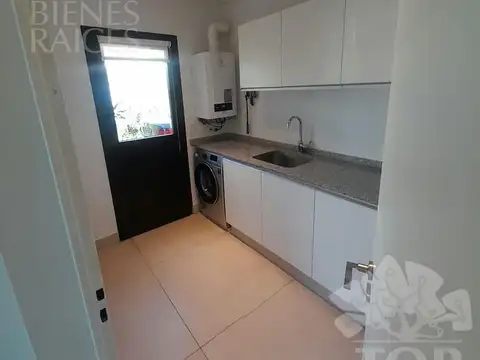 Casa en Venta en Laguna Grande, USD 630.000
