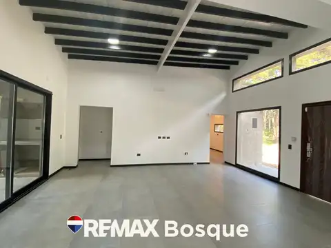 Casa 5 ambientes con 3 baños