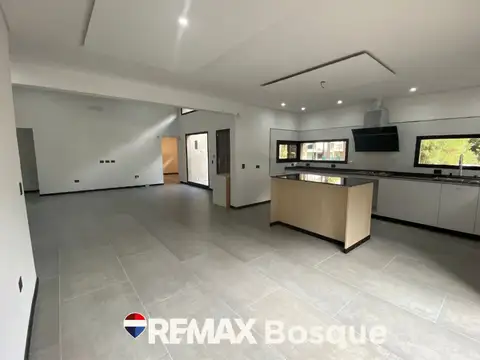 Casa en Venta al Oeste