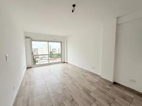 Alquiler mono ambiente Caseros Norte luminoso