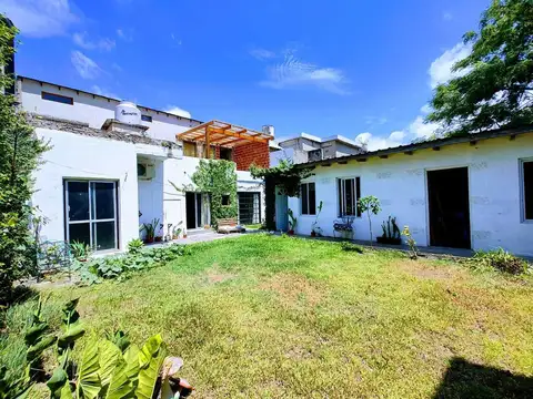 Depto Tipo Casa en Venta con 1 cocheras