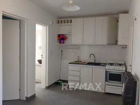 Doctor Luis Federico Leloir 900