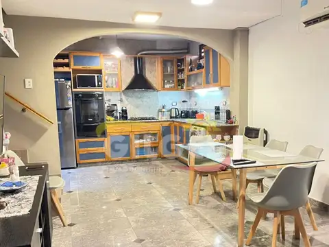 Venta de Casa 3 Amb. en Ramos Mejia - Excelente Estado y Ubicación