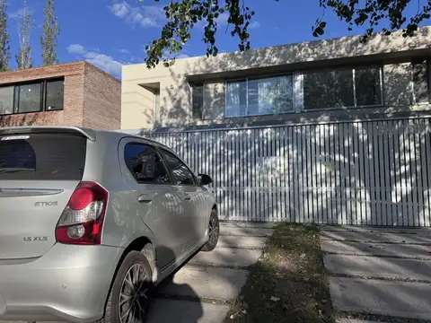 Depto Tipo Casa en Venta de 4 ambientes