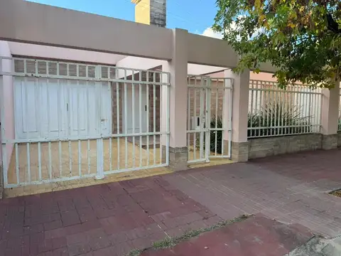 VENTA/IMPORTANTE CASA/CENTRO/ SUNCHALES