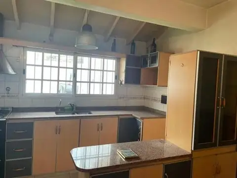 Casa 4 ambientes con 1 baño
