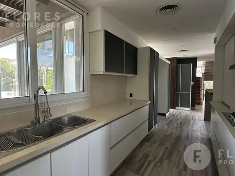 Casa en Alquiler anual de 7 ambientes, 4 dormitorios, en La Lomada de PIlar, PIlar