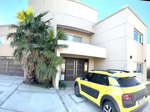 VENTA CASA 6 AMBIENTES BARRIO PRIVADO TERRAVISTA 