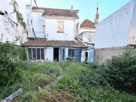 Hipólito Yrigoyen 200